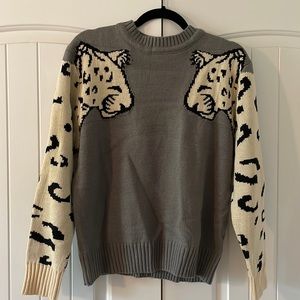 Angashion size L leopard sweater